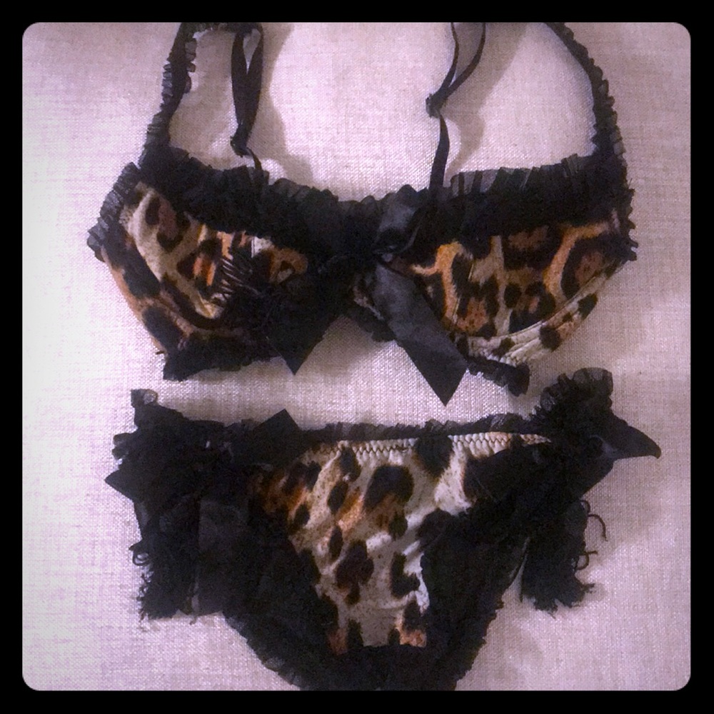 Leg avenue set.